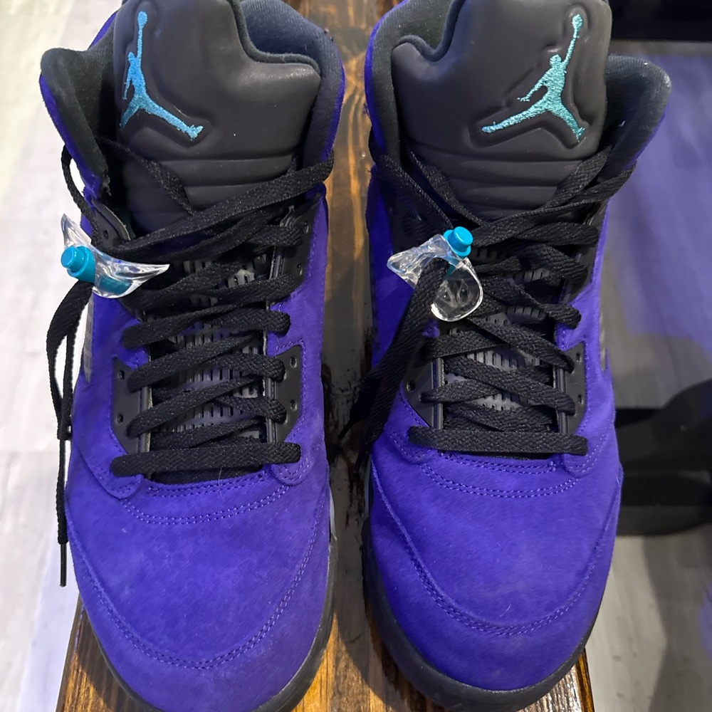 Jordan Men's Purple and Teal Sneakers